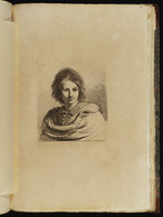 Büste eines jungen Mannes mit einem um die Schultern drapierten Pelz