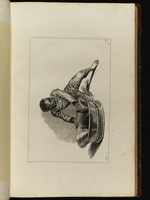 Schwarzer Junge neben einer Wanne, in der drei Flaschen gekühlt werden